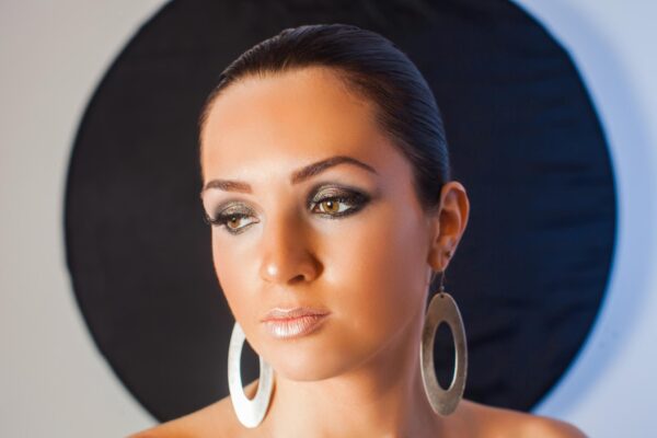 Cercei mici sau cercei lungi? Cum alegi modelul care te avantajează