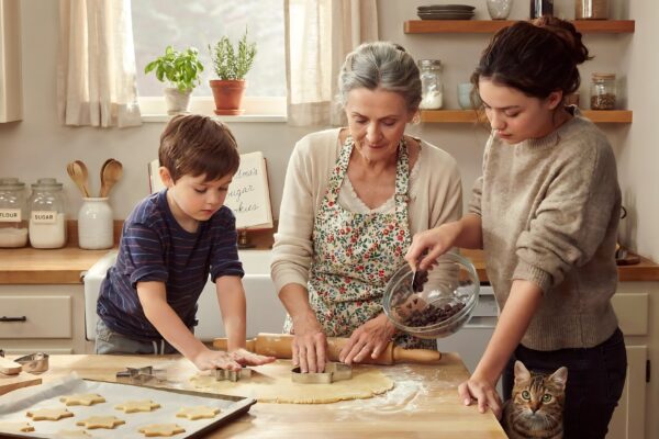 Tradiții de familie simple pe care le puteți crea împreună